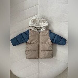 | Old Navy | Hooded Puffer Jacket Baby size 6-12 months